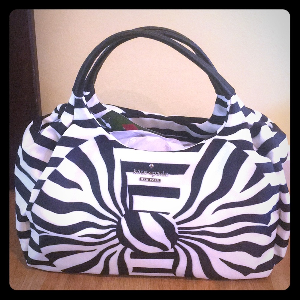 Black and White Bow Kate Spade Small Kerra!